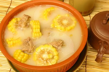 如(rú)果心髒不(bù)好(hǎo),飯前最好(hǎo)不(bù)要(yào)喝(hē)湯