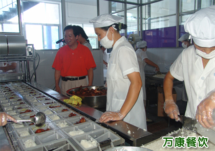 上(shàng)海(hǎi)食堂承包萬康餐飲以質量求發展赢得(de)好(hǎo)評
