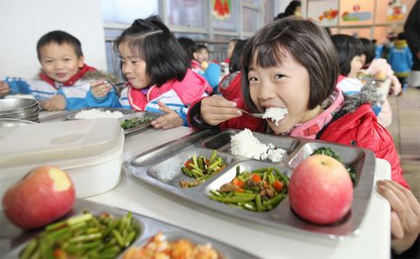 保證飲食安全各地(dì)中小(xiǎo)學食堂杜絕個(gè)人(rén)承包